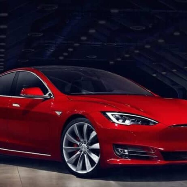 Tesla Model S Standard